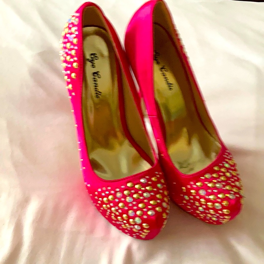NWT Eye Candy  pink Beautiful heels.